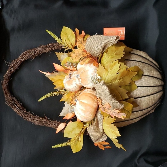 The Farmhouse Rachel Ashwell NWT Pumpkins, Fall Leaves Flat-Back Basket - Picture 1 of 6